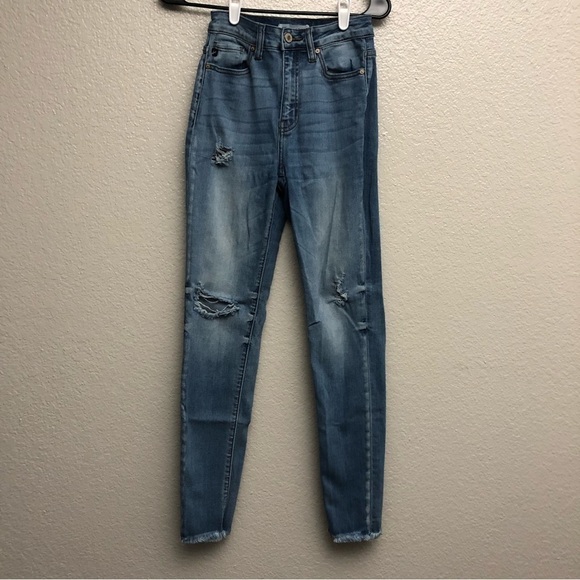 Kancan Women’s Light Wash Distressed Skinny Jeans Size‎ 1 / 24 - Picture 1 of 4